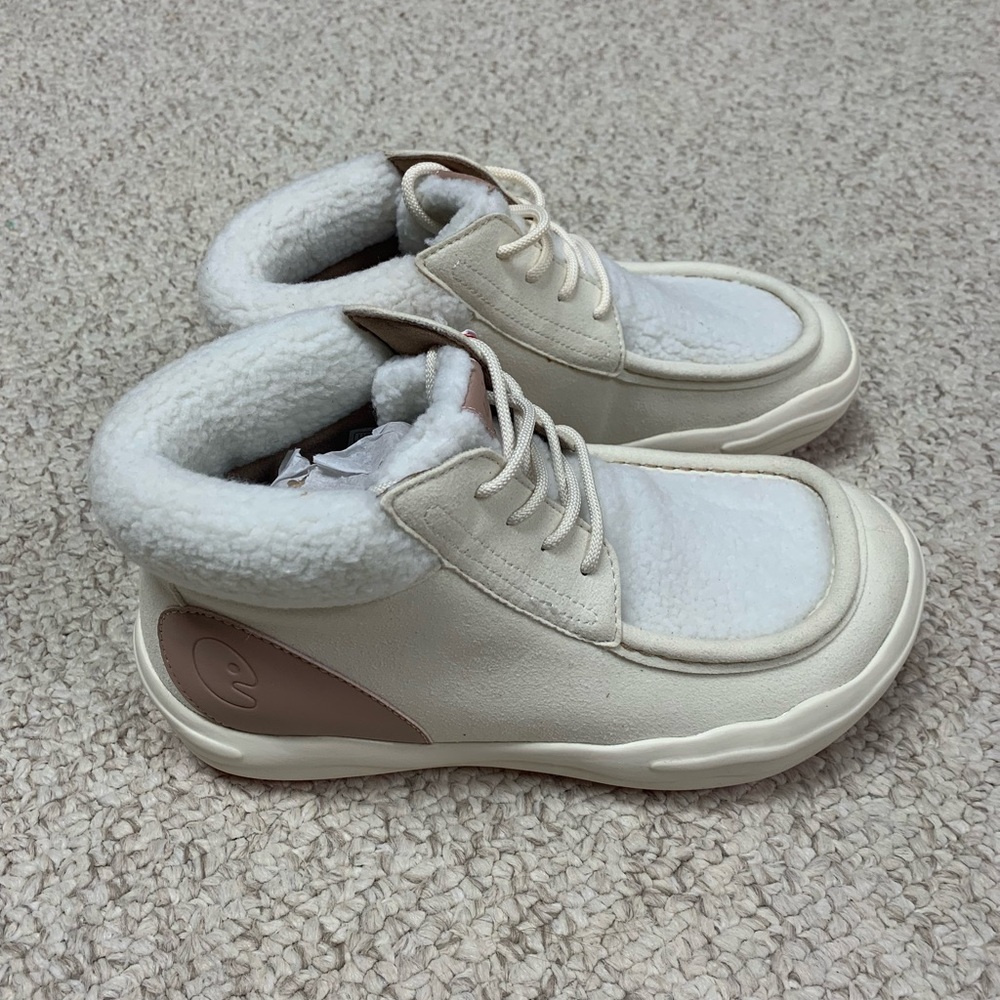NWT Cream Sherpa Sneaker Boot